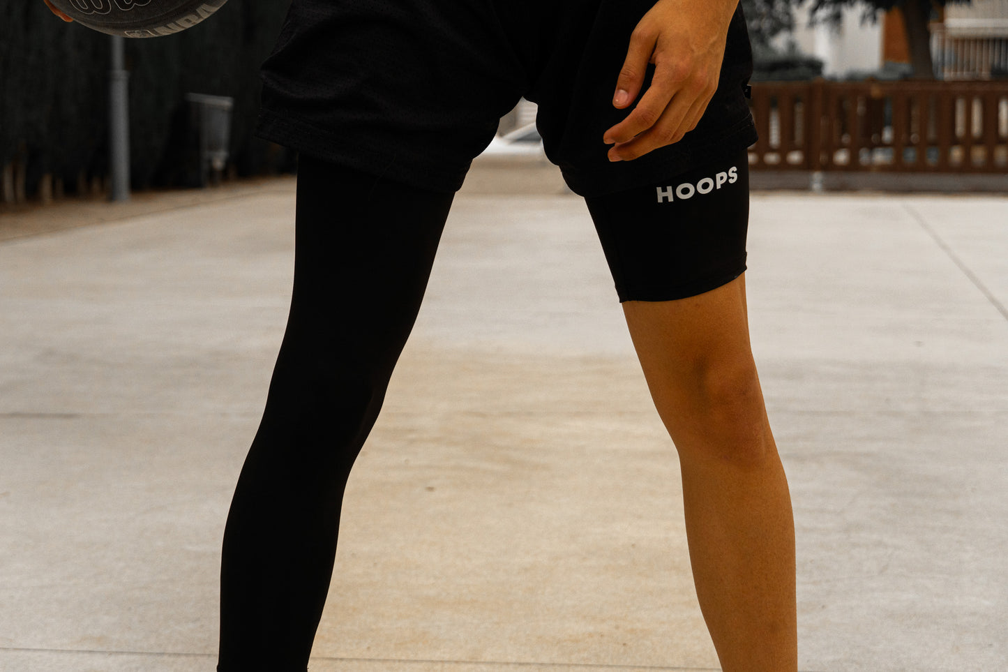 One Leg Sleeve - BLACK & WHITE