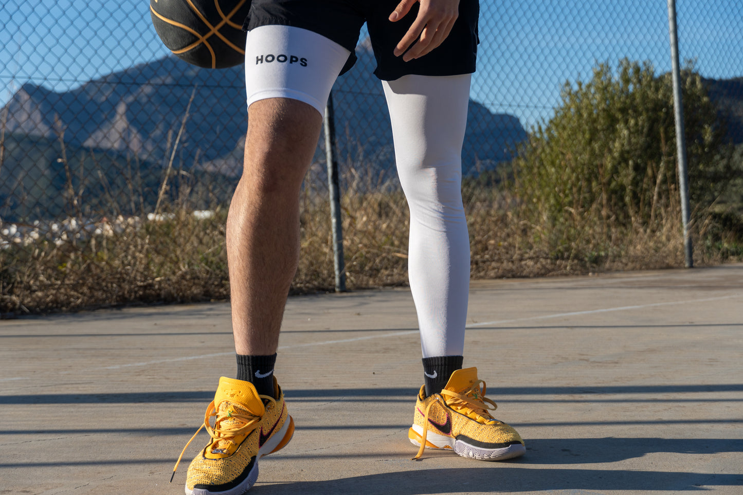 One Leg Sleeve - BLACK & WHITE