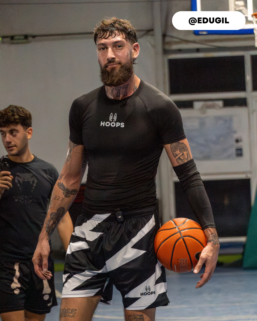 Outfit Edu web 2.png__PID:10a69798-94fd-4e94-90b6-165303060354